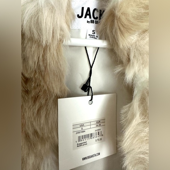 🎉HOST PICK🎉 [NEW WITH TAGS] JACK BY BB DAKOTA Womens Faux Fur Vest, Ivory S - Picture 3 of 6
